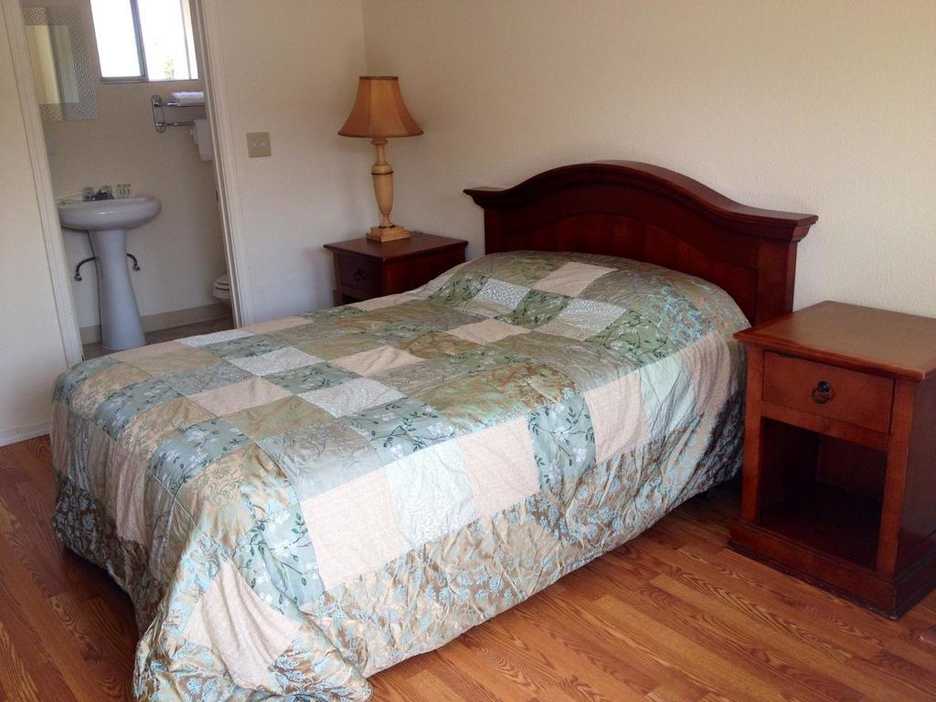 Sun Hill Motel Seattle Room photo